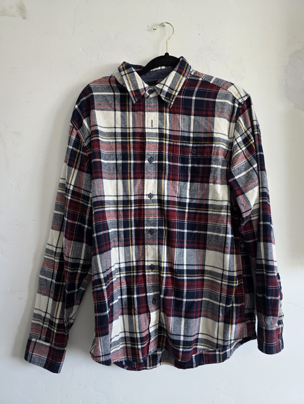 Men's Long-Sleeve Plaid Button-Down Shirt in Red, Navy & White